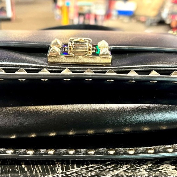 VALENTINO GARAVANI NWT BLACK LEATHER ROCK STAR GOLD STUDDED SHOULDER BAG - Picture 9 of 14